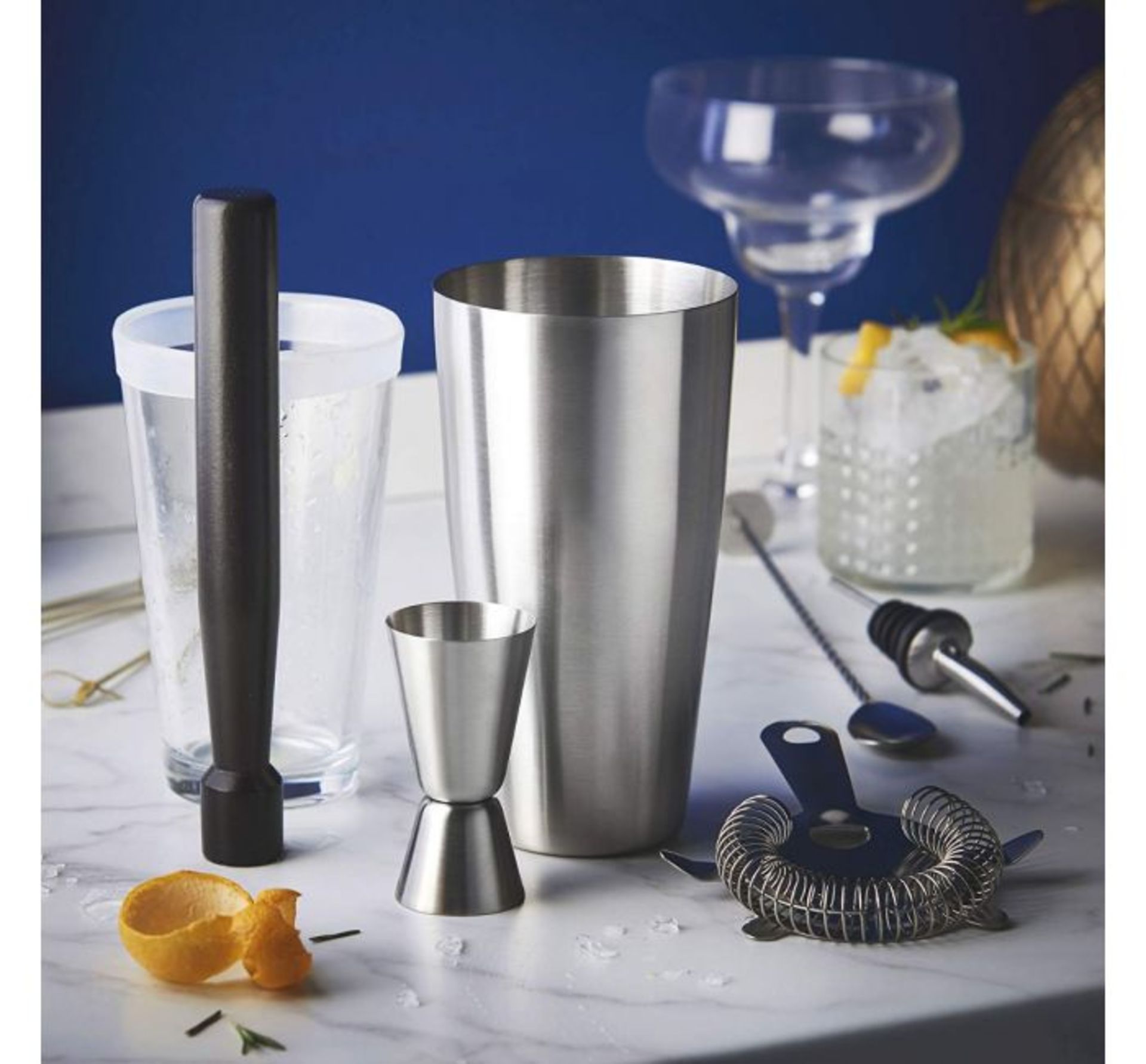 (AP50) Boston Cocktail Set Rustle up cocktails like a seasoned professional - perfect when you... - Image 4 of 4