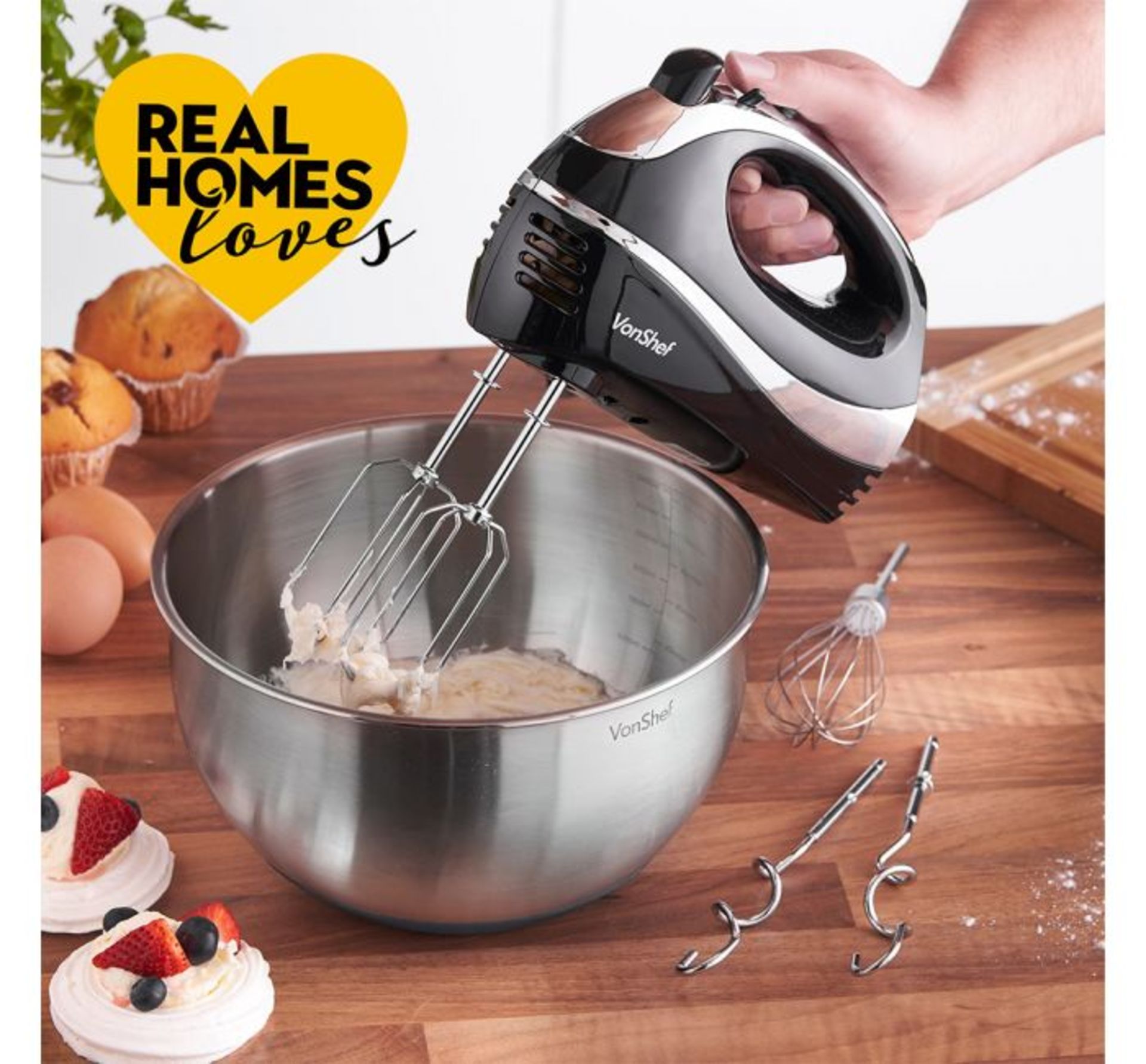 (AP40) 300W Hand Mixer - Black Powerful 300W motor to whisk, mix and knead Includes - 2 beate...