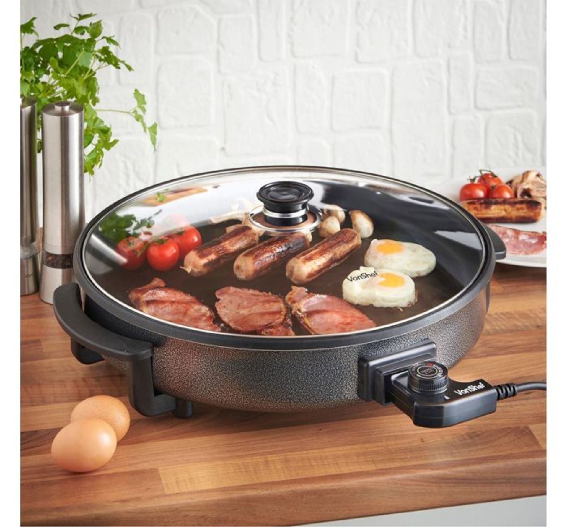 (AP134) 42cm Multi Cooker Fry, sauté, roast, bake, stew and boil to perfection at the touch o...