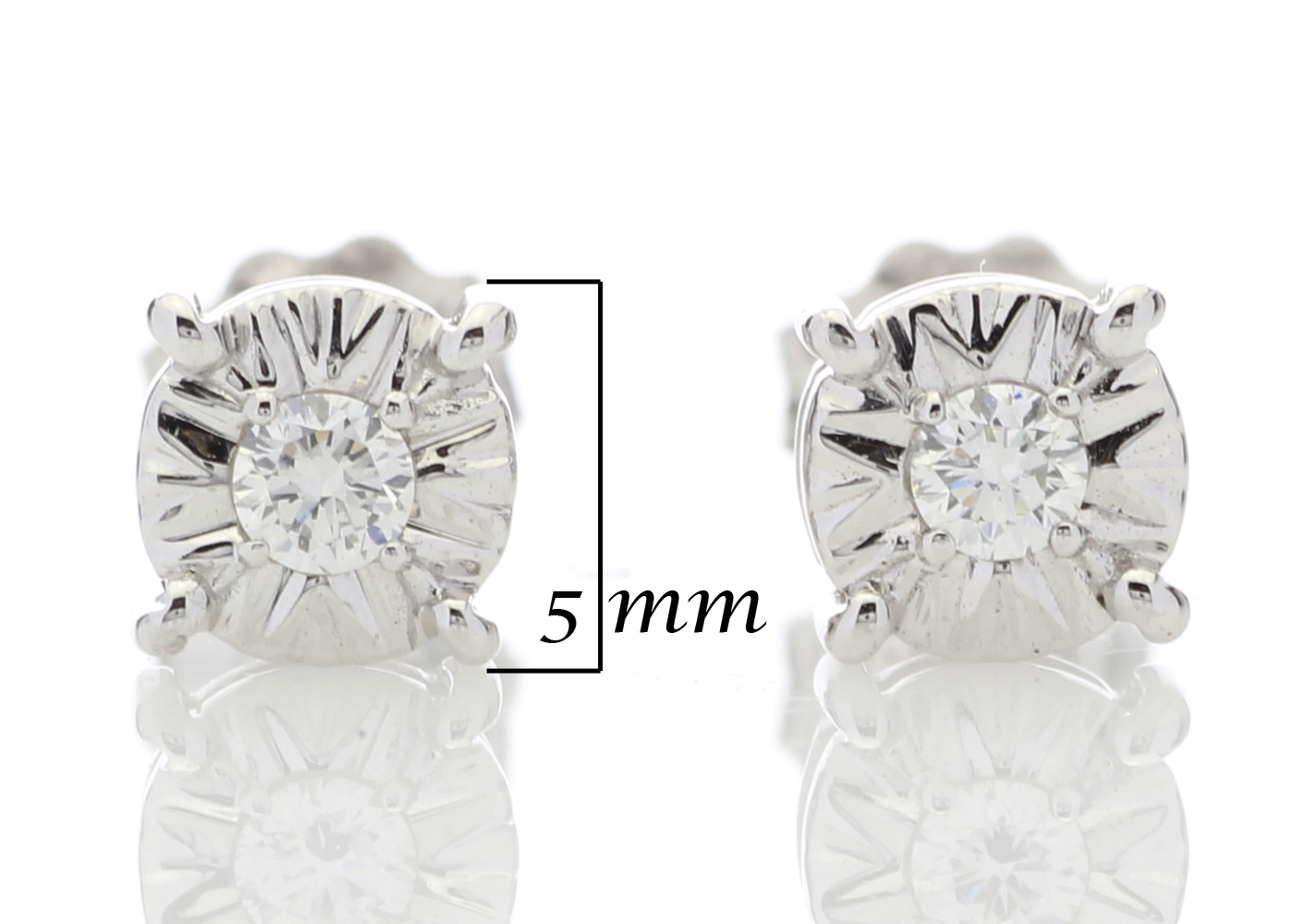 9ct White Gold Single Stone Claw Set Diamond Earring 0.10 Carats - Image 5 of 6