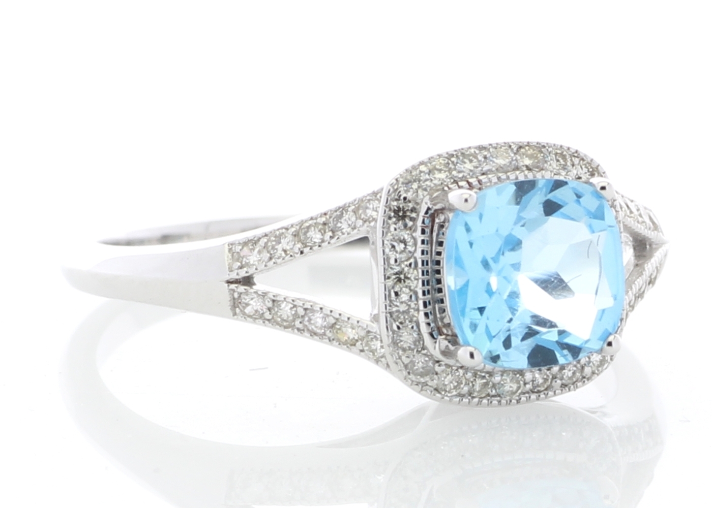 9ct White Gold Blue Topaz And Diamond Ring 0.22 Carats - Image 4 of 5