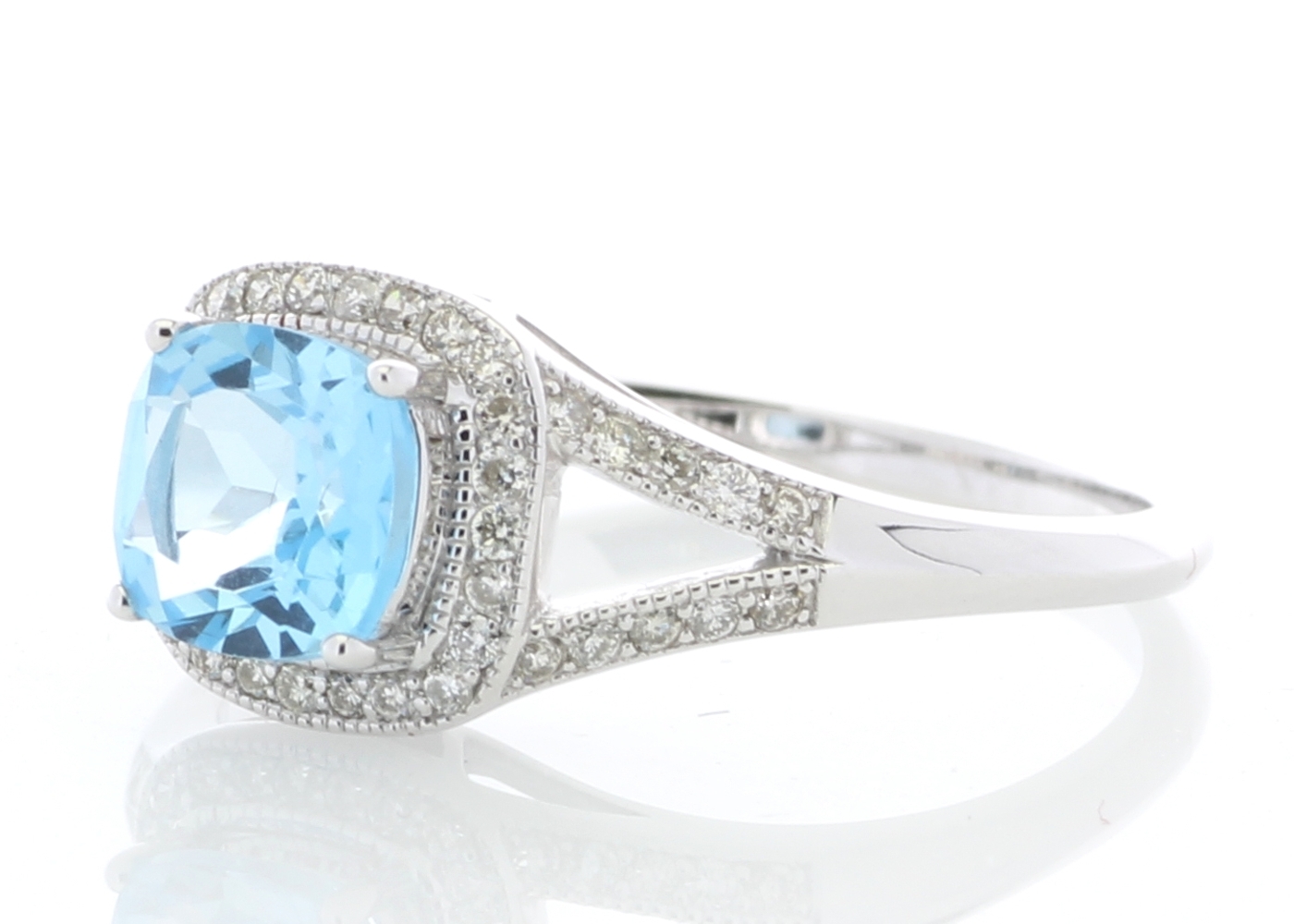 9ct White Gold Blue Topaz And Diamond Ring 0.22 Carats - Image 2 of 5
