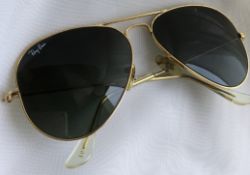 Ray Ban Vintage Men’s Sunglasses bought in America with case 1990