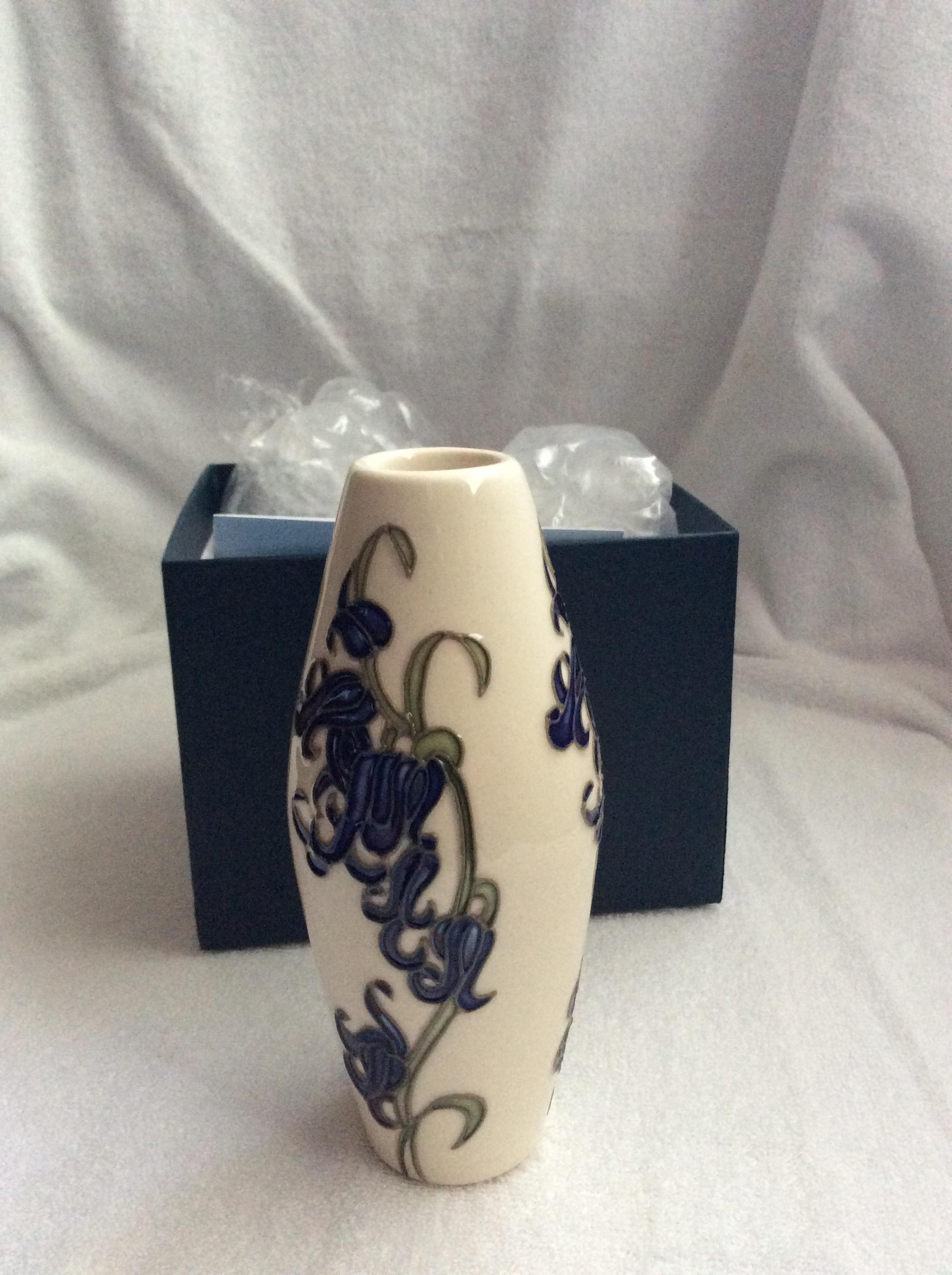 Moorcroft Vase. Bluebell Harmony - Image 3 of 6