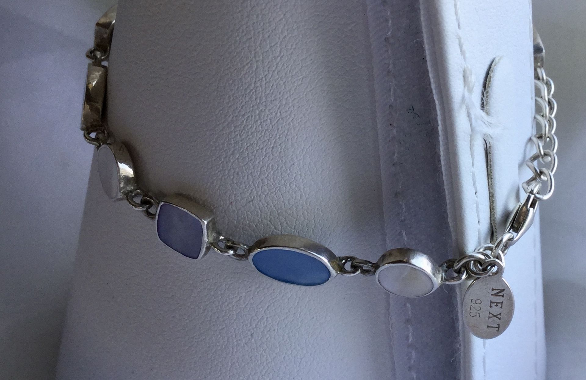 Silver Mother of Pearl Bracelet 7” - Image 6 of 8