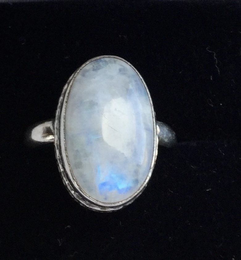 Large Silver Ring Moonstone. 925 Stamped. Size Q - Image 4 of 5