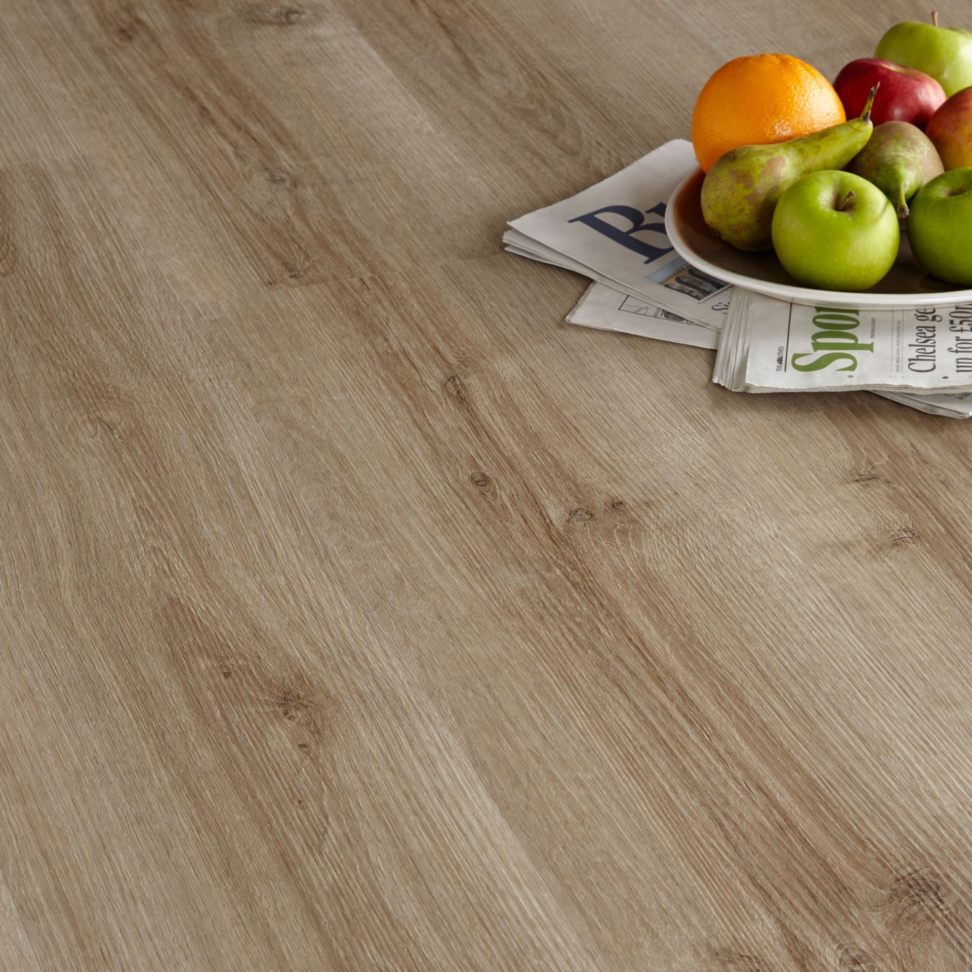 5.27m2 Luxury Natural Oak effect vinyl click flooring. 19.1x131.6mm. Create a stunning look for...
