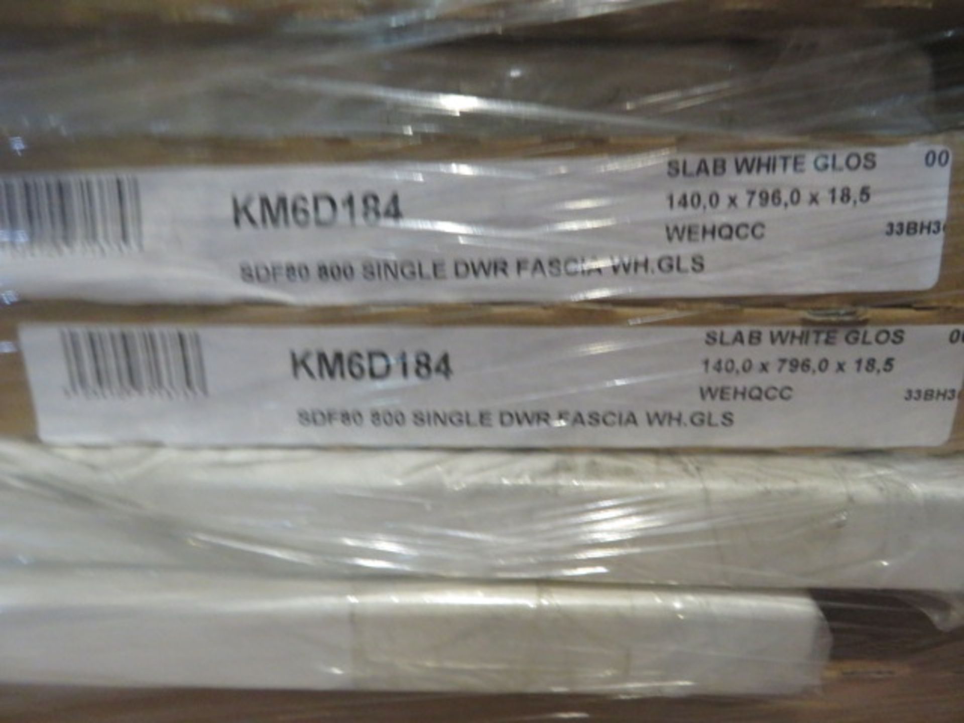 (WG5) PALLET TO CONTAIN 80 ITEMS OF NEW KITCHEN STOCK TO INCLUDE SLAB WHITE GLOSS ETC. HUGE PRO... - Image 2 of 3