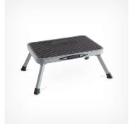 (GE73) Folding Step Stool Distributes weight evenly for total stability Large grooved tread (...