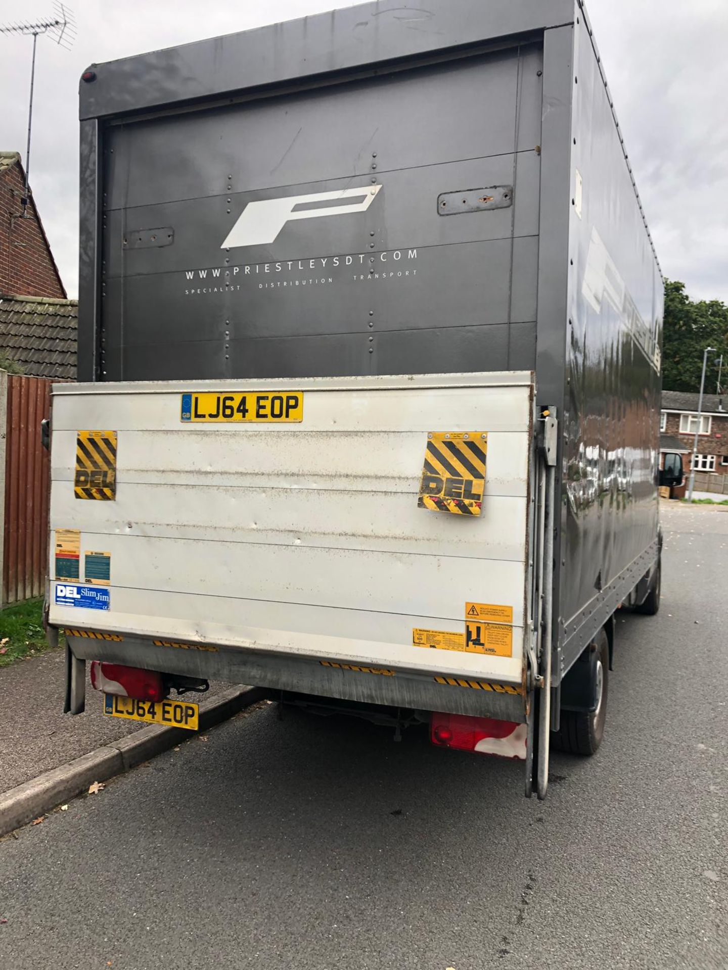 Volkswagen Crafter C35 2.0 TDI LWD Luton with Tail Lift - Image 6 of 13