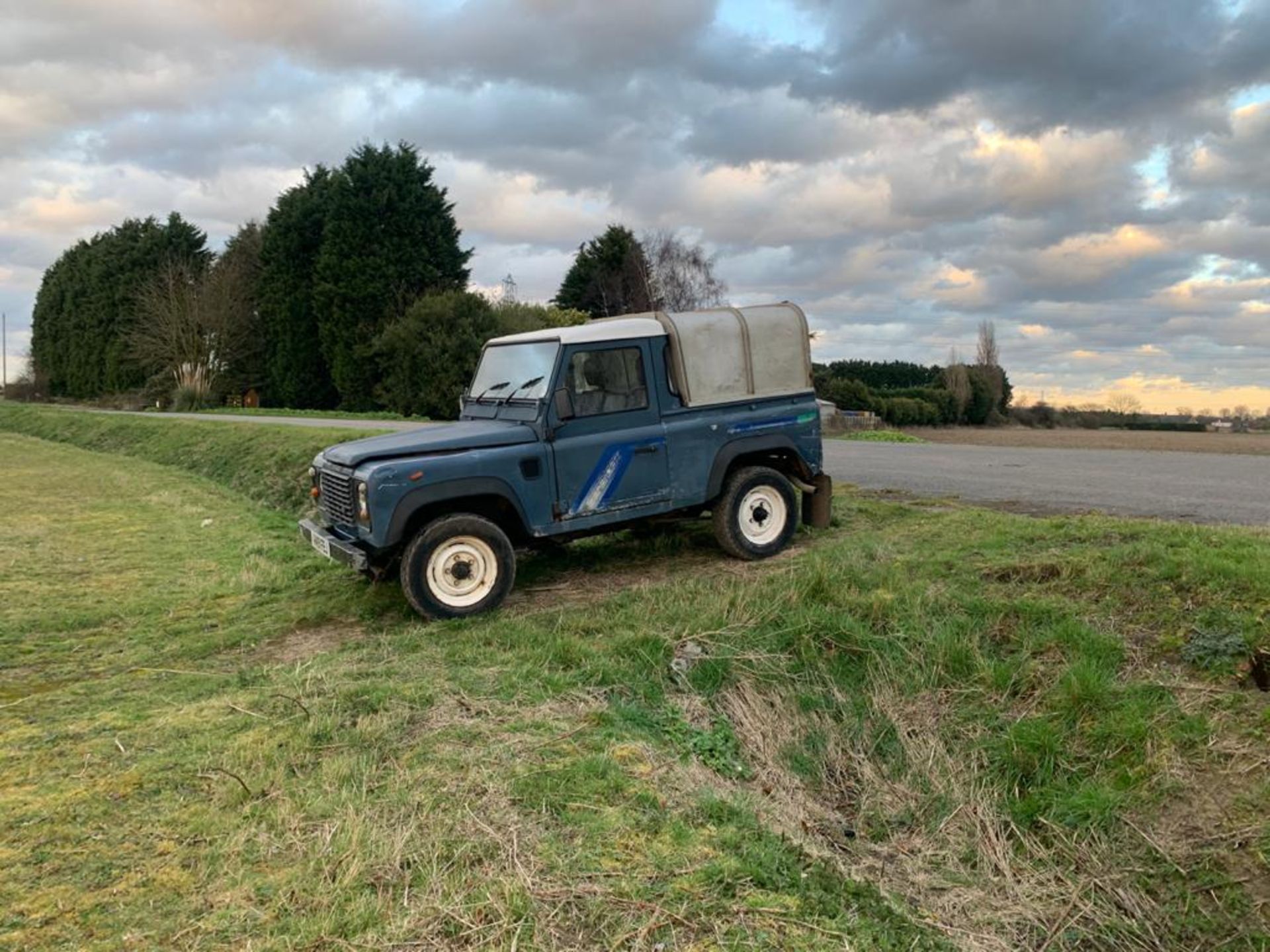 Land Rover Defender 90 - Image 8 of 9