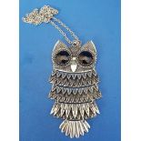 Silver alloy owl pendant necklace, black rhinestone eyes silver-coloured chain