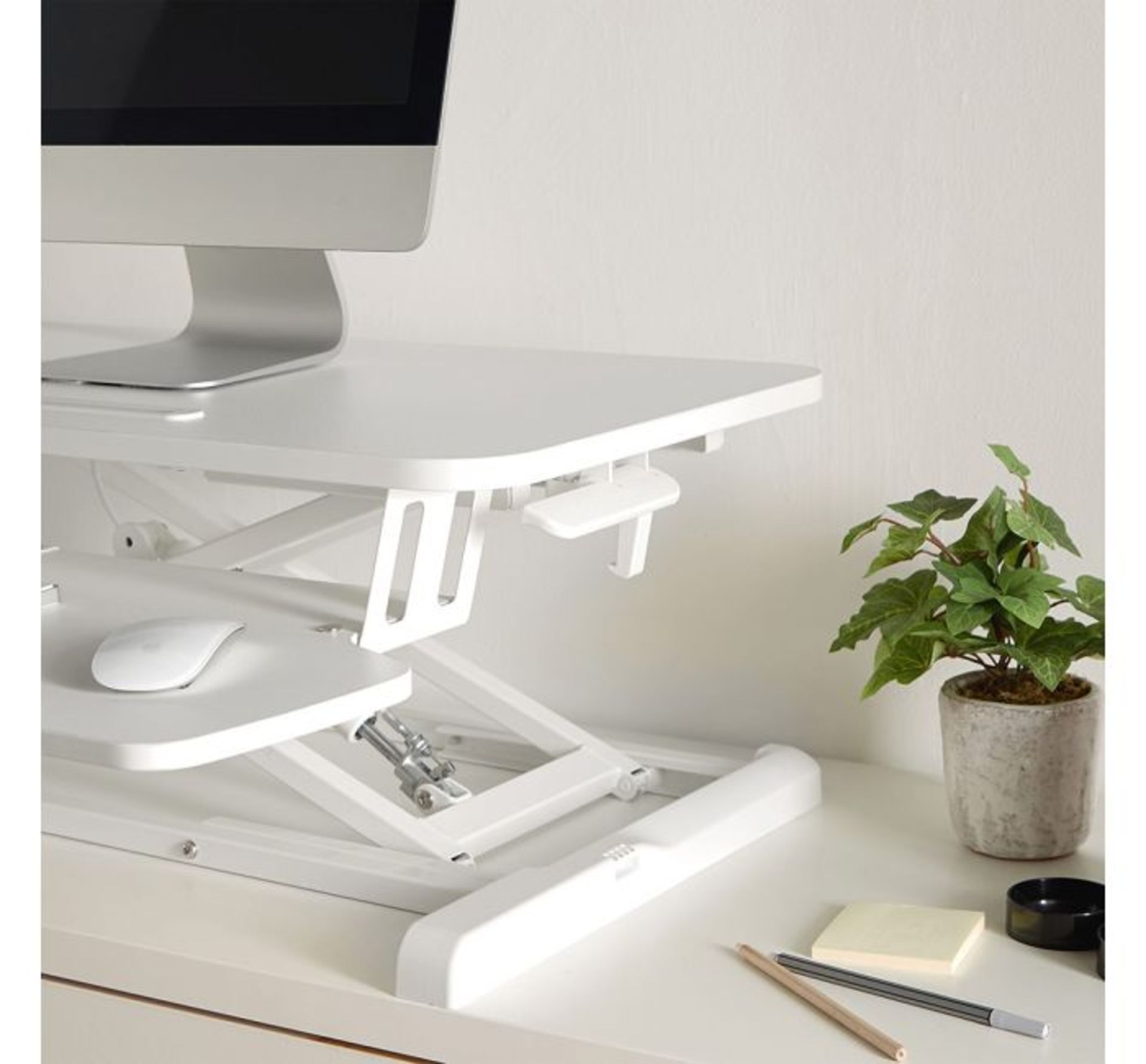 (HZ83) Sit/Stand Rising Workstation – White Sits securely atop your desk with quick change b... - Image 4 of 4