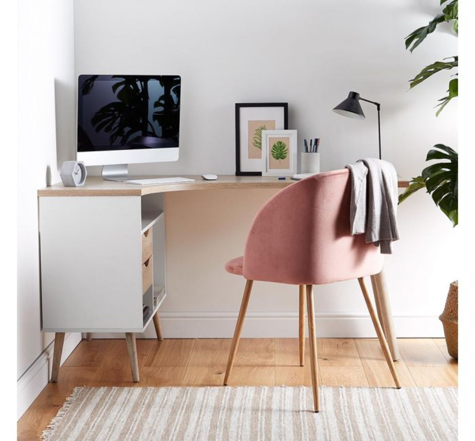 (AP211) White & Oak Computer Desk The clean white finish and tapered legs are paired with real...