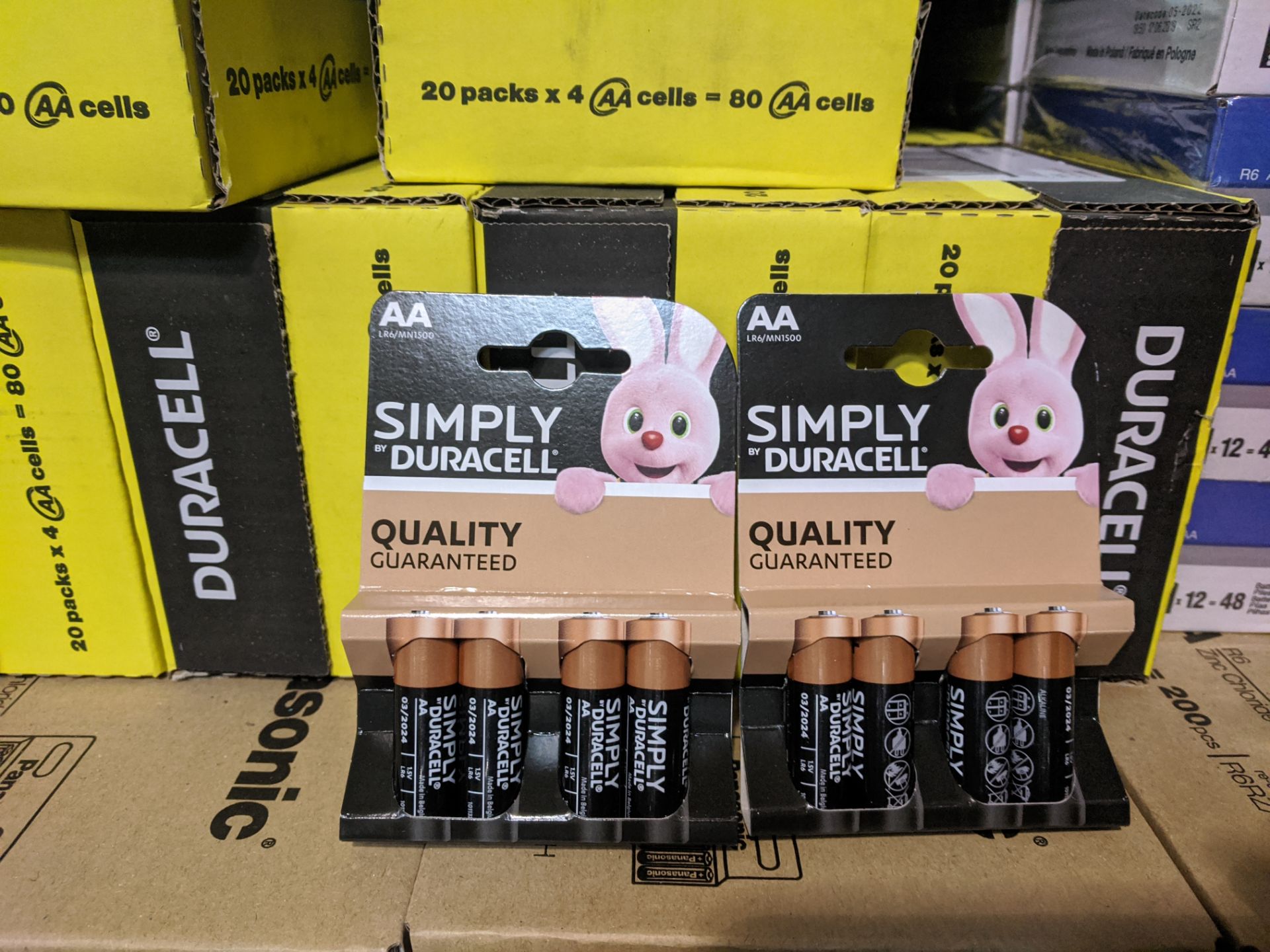 50 Packs Of New 4 Duracell AA Batteries