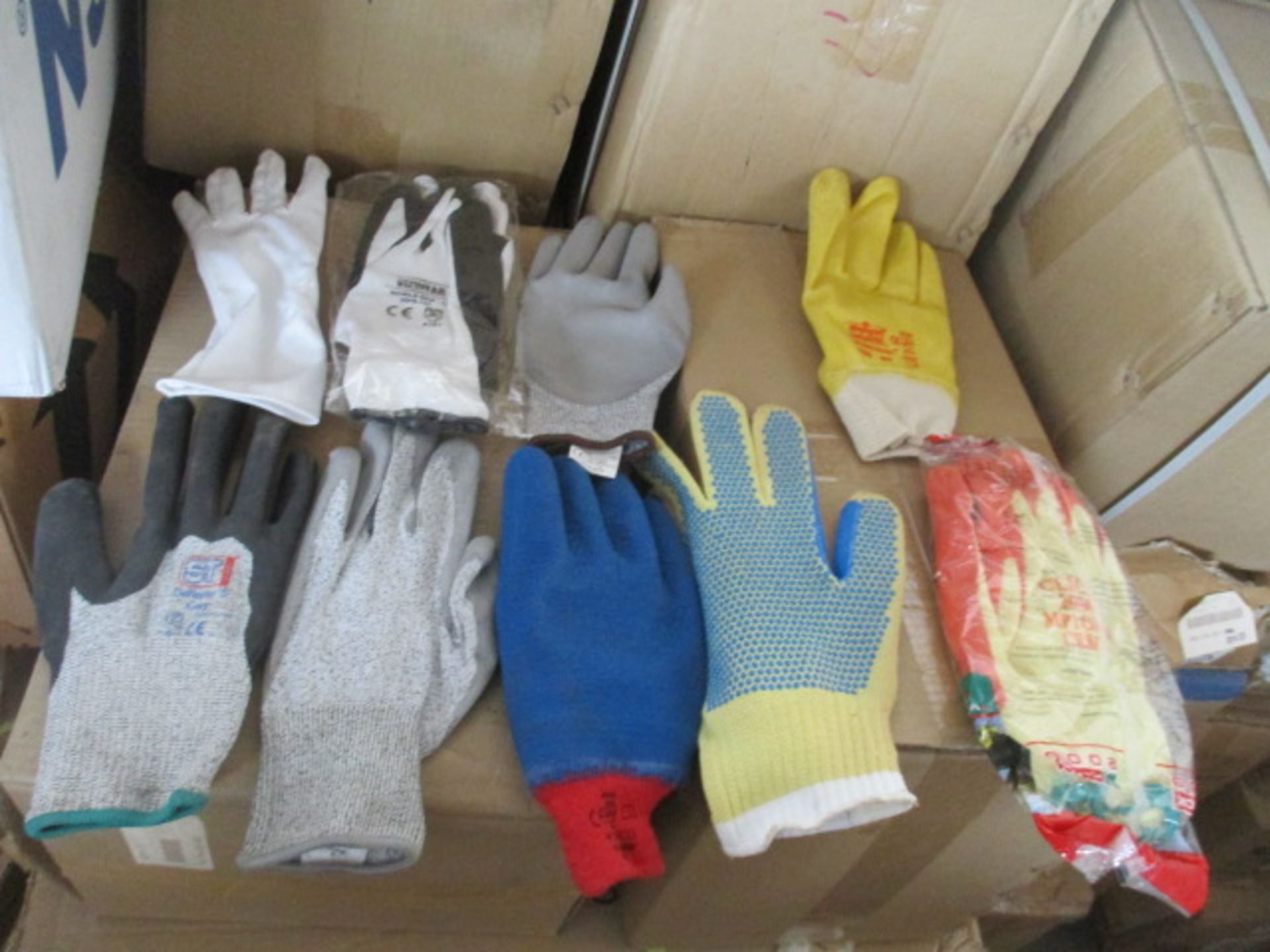 500 Pairs Of Assorted Workwear Gloves