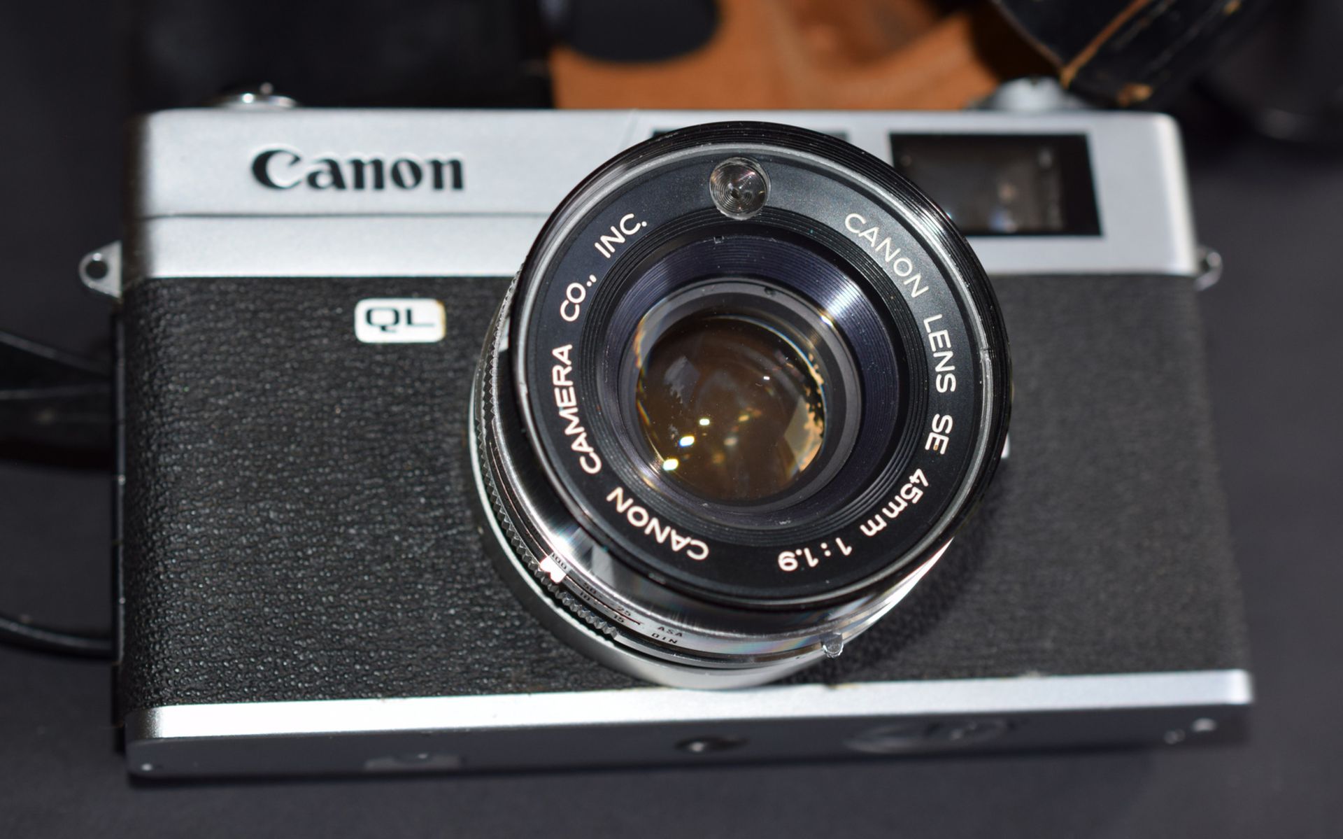 Canon QL19 35mm Film Camera With 45/1.9 Canon Lens