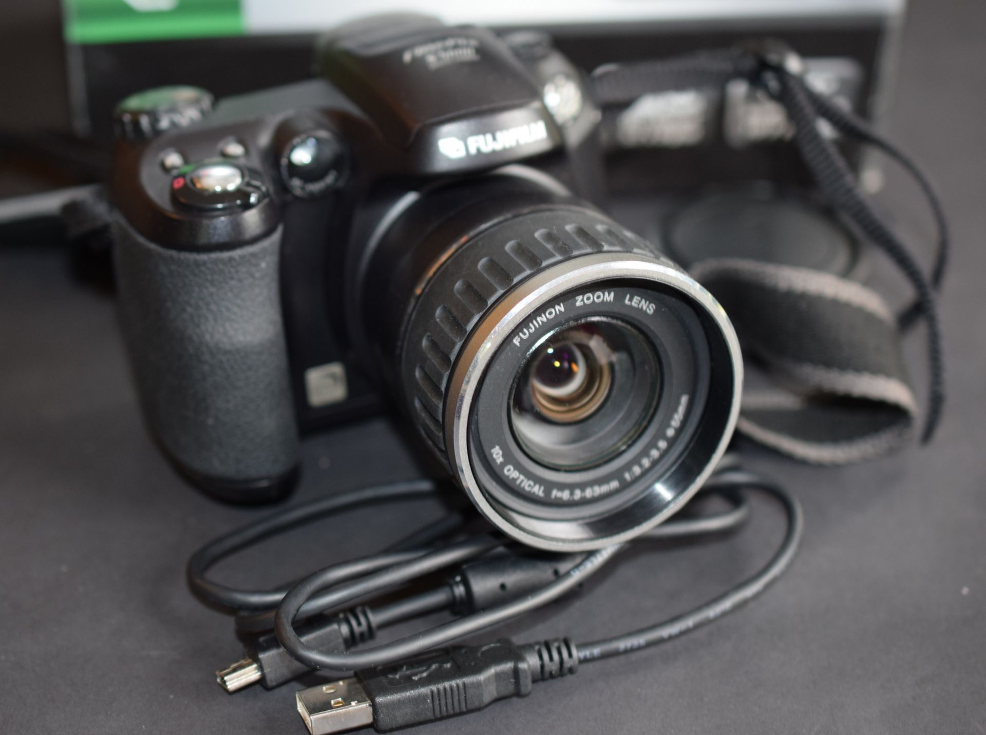 Fujifilm Finepix S5600 Digital Camera - Image 3 of 5