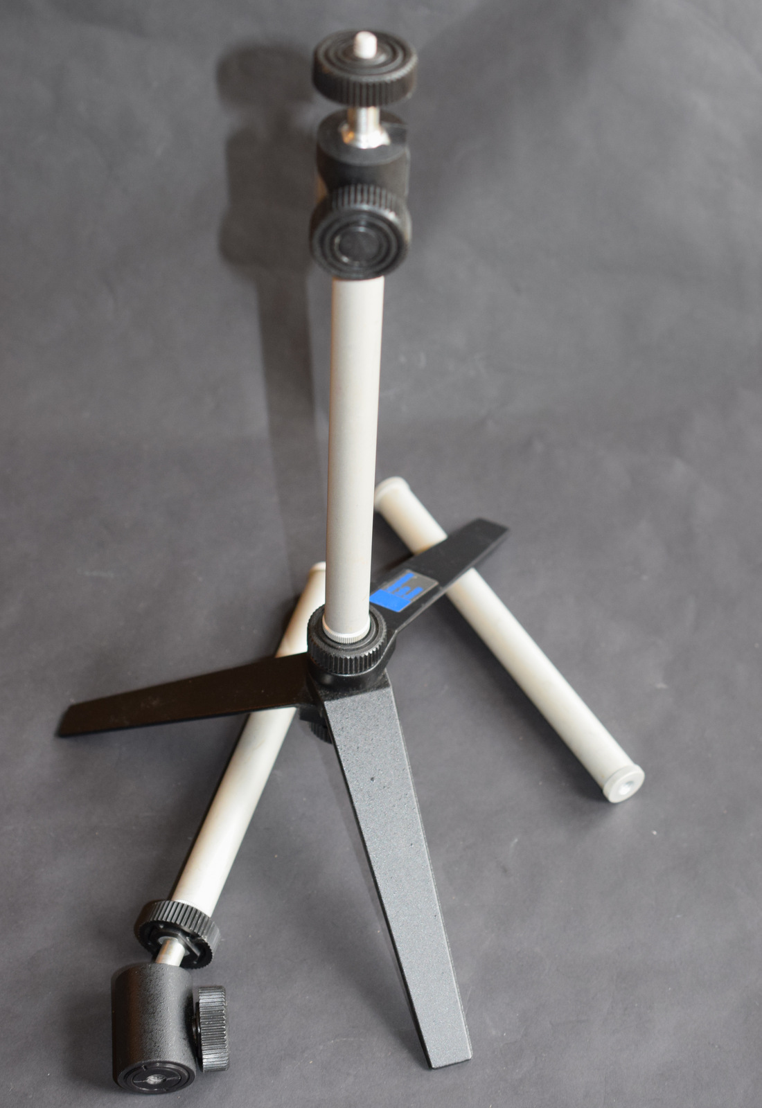 Desk Tripod With Two Pan - Tilt Heads