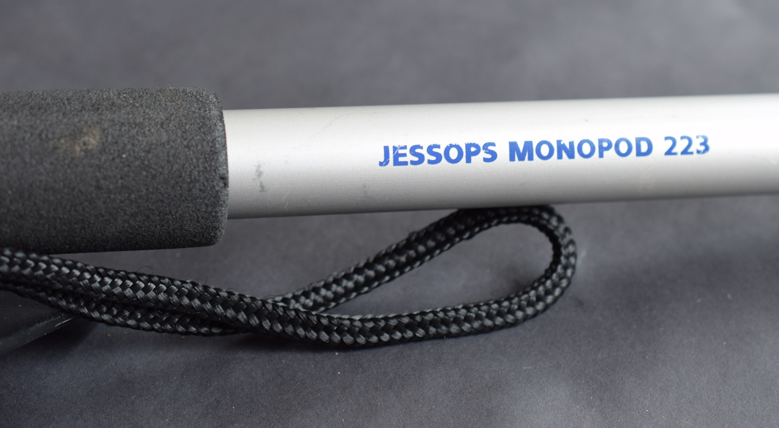 Jessops 223 Lightweight Camera Monopod With Desk Tripod And Hanimex Pan-Tilt Head - Image 4 of 5