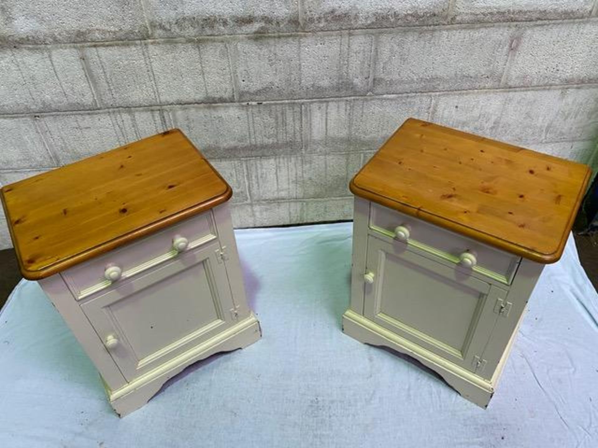 Pine Solid Pair Of Bedside Cabinets - Image 5 of 5