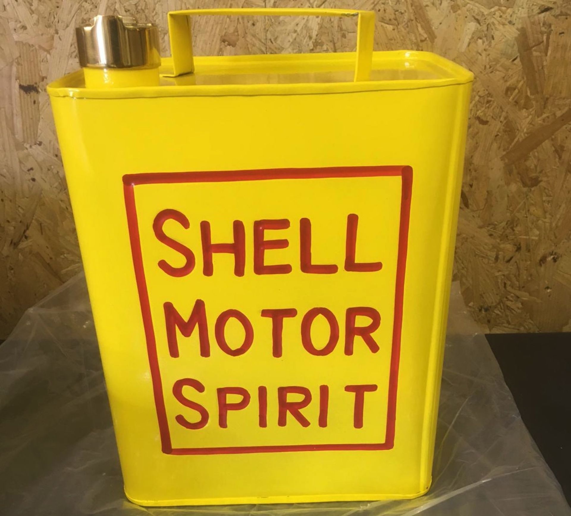 Shell Typeface Oil Can