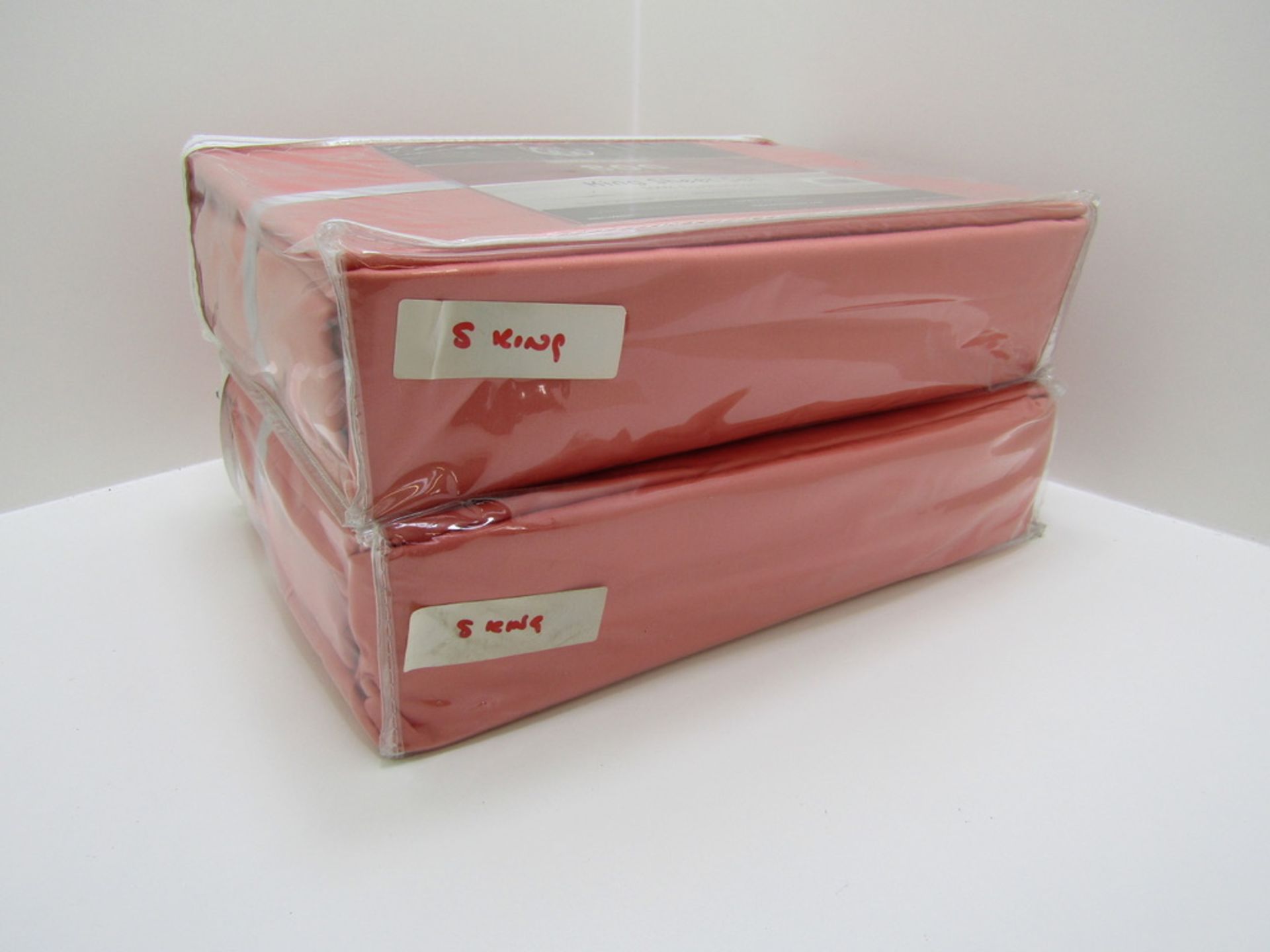 2x Sheet Sets. Super King. Solid Coral - Image 2 of 3