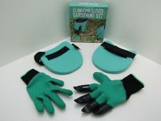 4x Gardeners Sets. Claw Gloves.