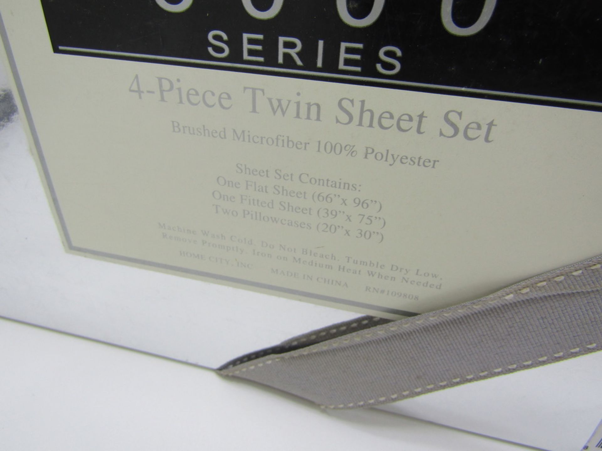 2x Sheet Sets. Single Bed. White with Navy Lines - Image 3 of 3