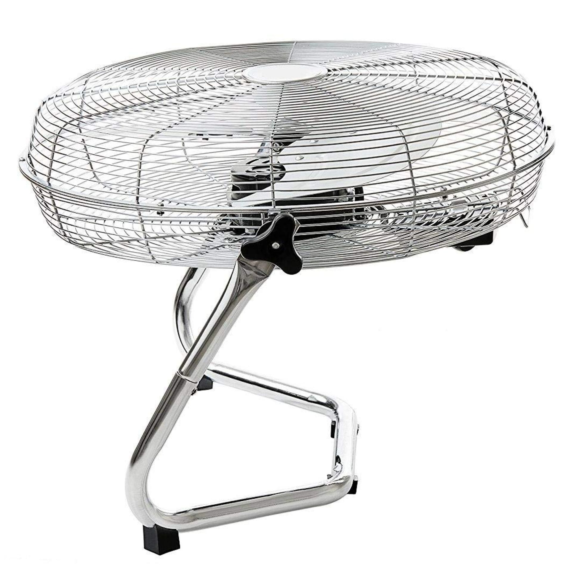 (RU5) 18" Free Standing Chrome Gym Fan Stay cool this year with the 18" gym fan, The fan hea... - Image 2 of 2