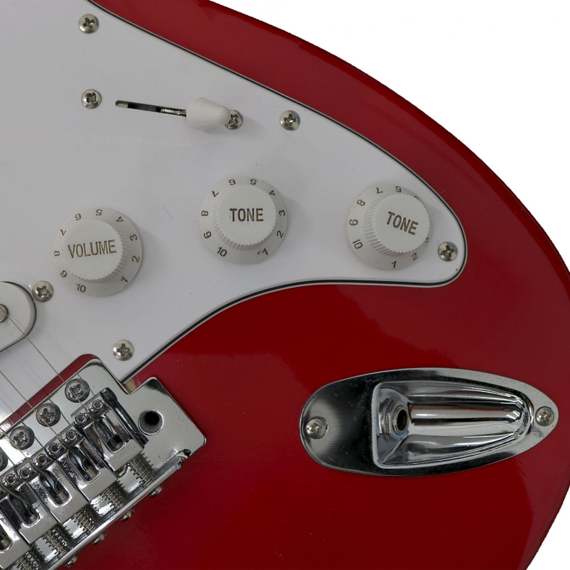 (RU260) The ST is a stratocaster-style electric guitar at an incredible price - great for sea... - Image 2 of 2