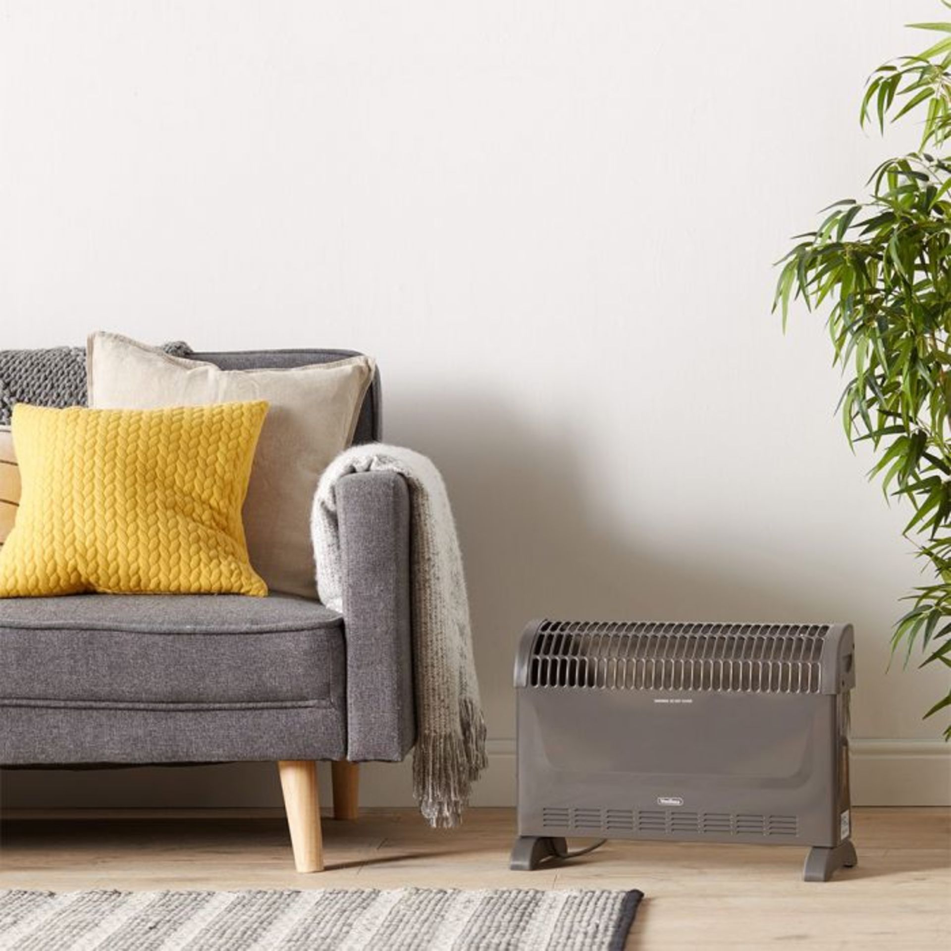 (NN92) 2000W Convector Heater Handy and portable, this freestanding convector heater delivers ... - Image 3 of 3