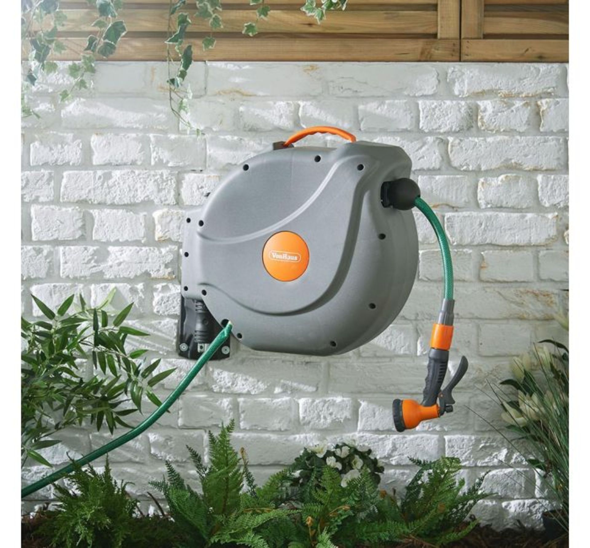 (OM41) 30m Garden Hose Reel Extra-long 30m hose stretches to suit small and large gardens. Smo... - Image 2 of 3