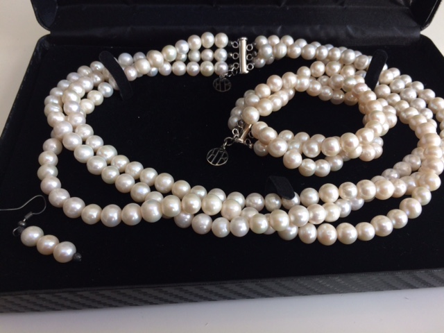 Freshwater Cultured Pearls Demi-Parure - Image 4 of 8