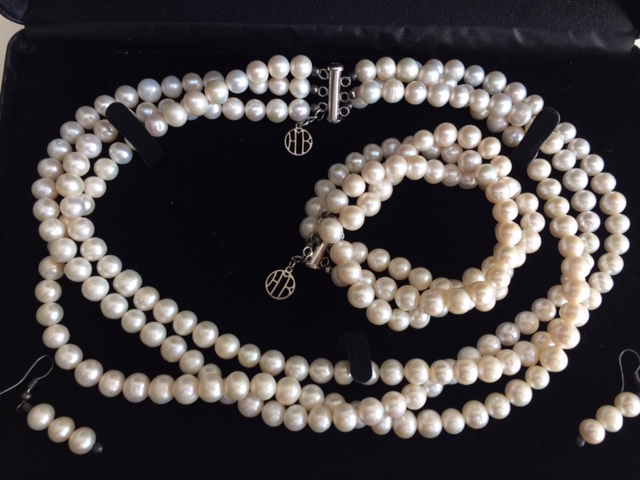 Freshwater Cultured Pearls Demi-Parure - Image 2 of 8