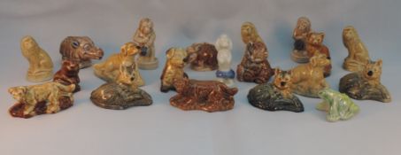 17 X Wade Minature Animals - Dogs And Cats And Fantasy Animals