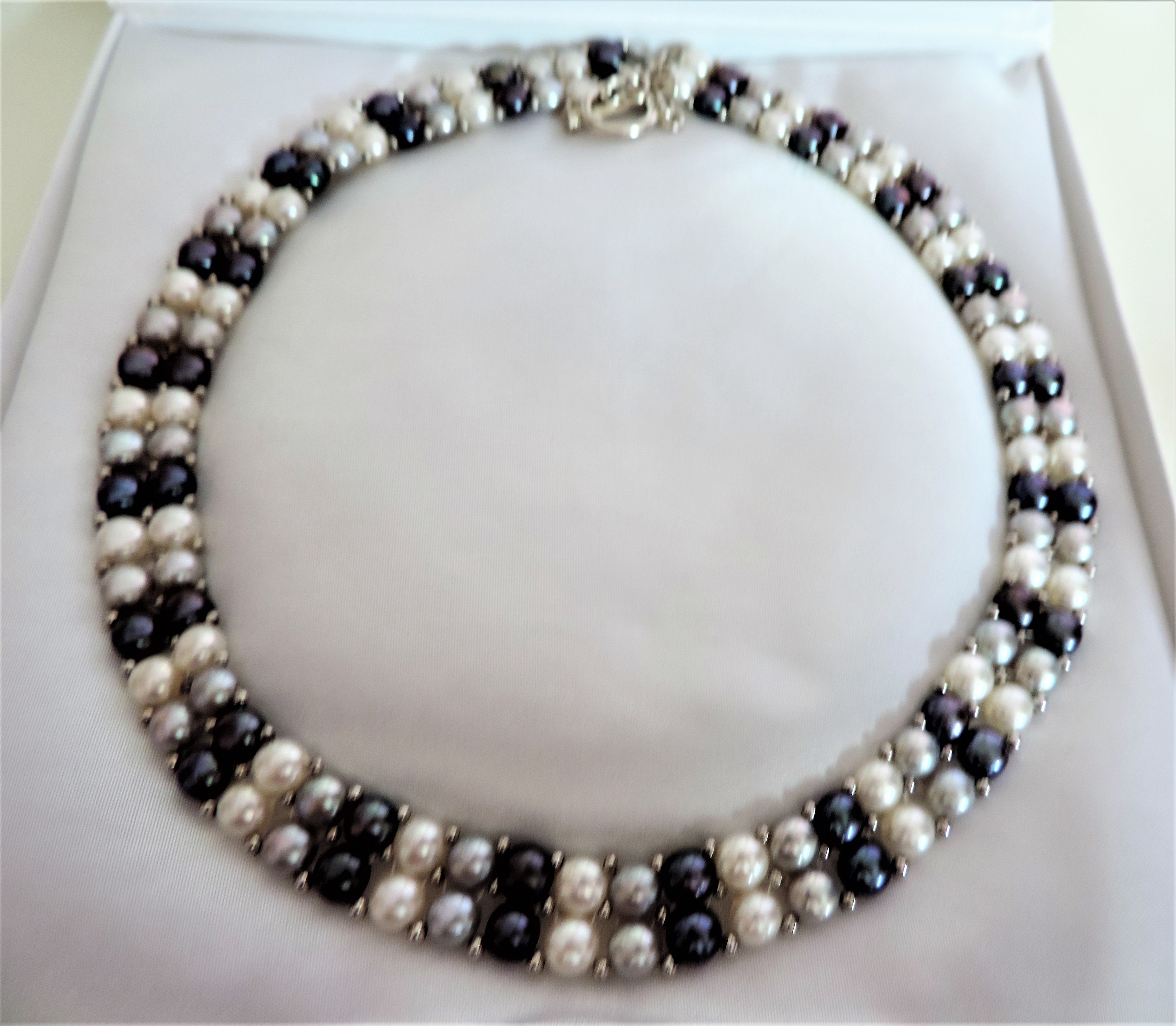 Pretty Multi Colour Cultured Pearl Necklace