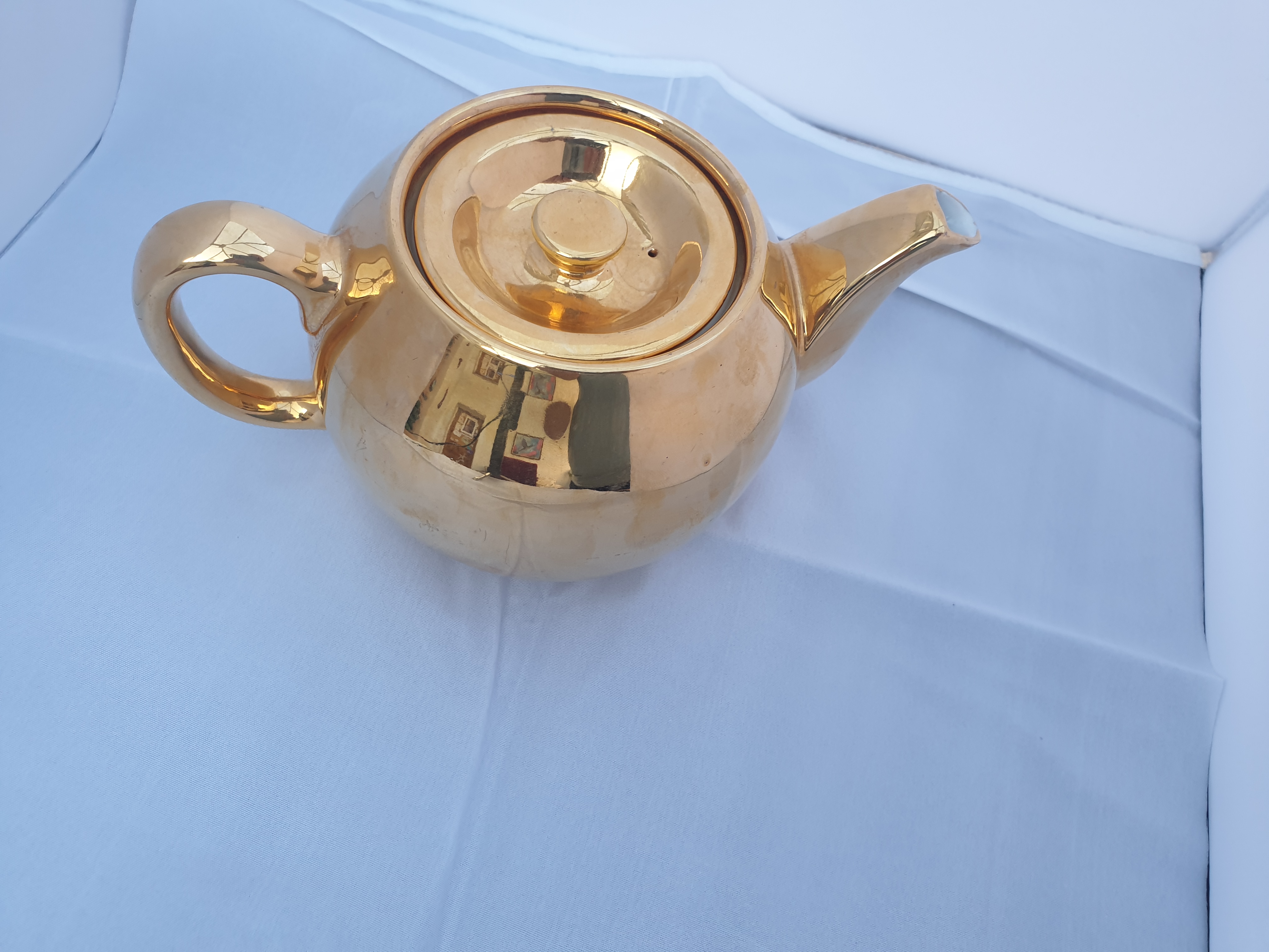 Royal Worcester Gold Teapot - Image 3 of 5