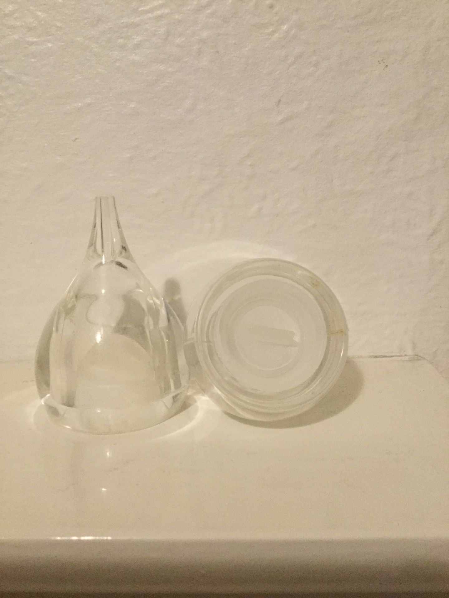 Italian Designer Lucite Teardrop Salt & Pepper Shakers Guzzini Fratelli - Image 7 of 8