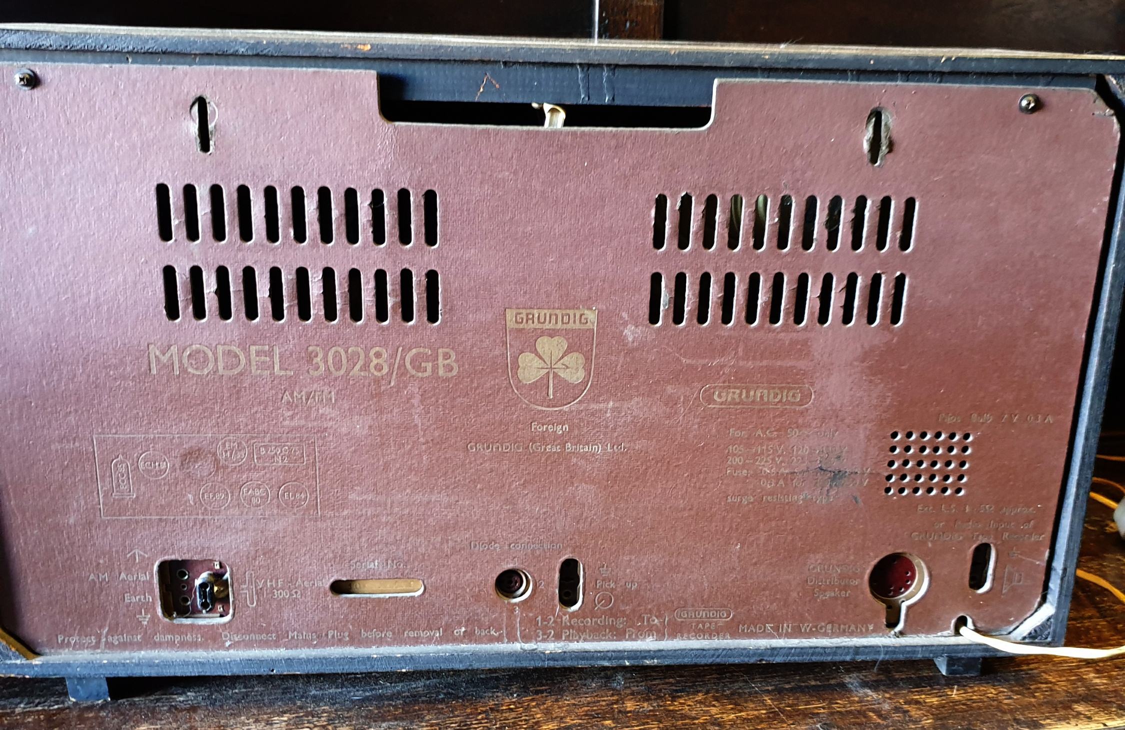 Vintage Grundig 3028 Valve Radio Wood Case - Image 4 of 6