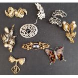 Vintage Parcel of 8 Costume Jewellery Brooches