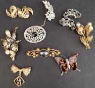 Vintage Parcel of 8 Costume Jewellery Brooches