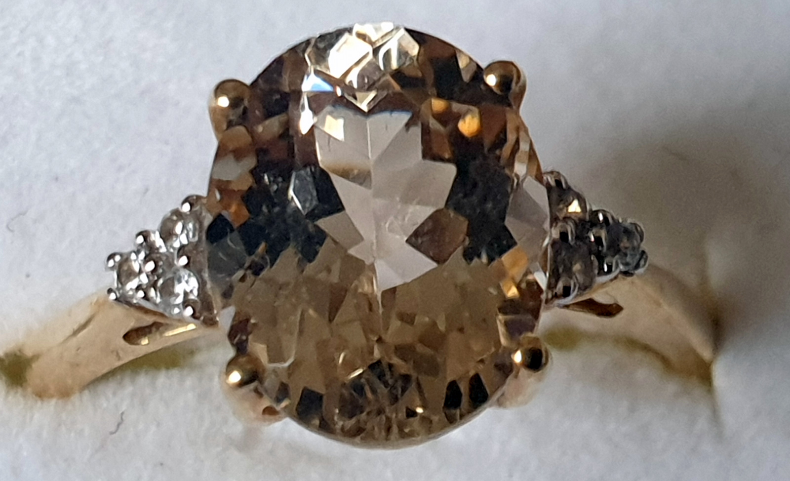 10Kt Gold Citrene Ring With White Stone - Image 3 of 4