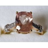 10Kt Gold Pink Stone Ring