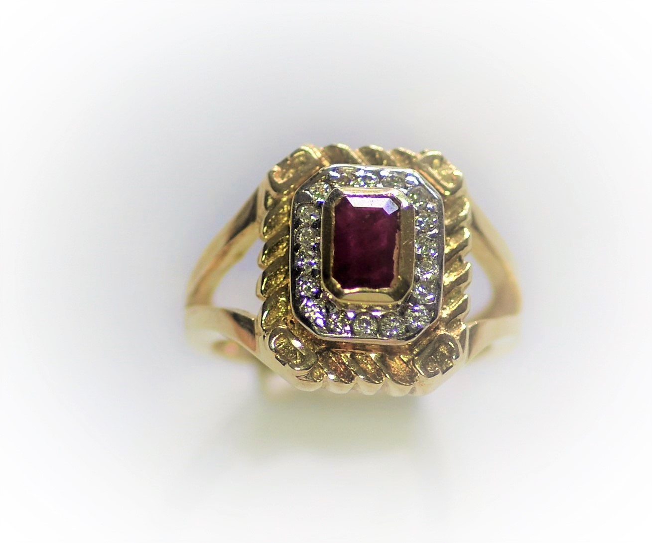 Ruby & Diamond Octagonal Cluster Ring - Image 3 of 6