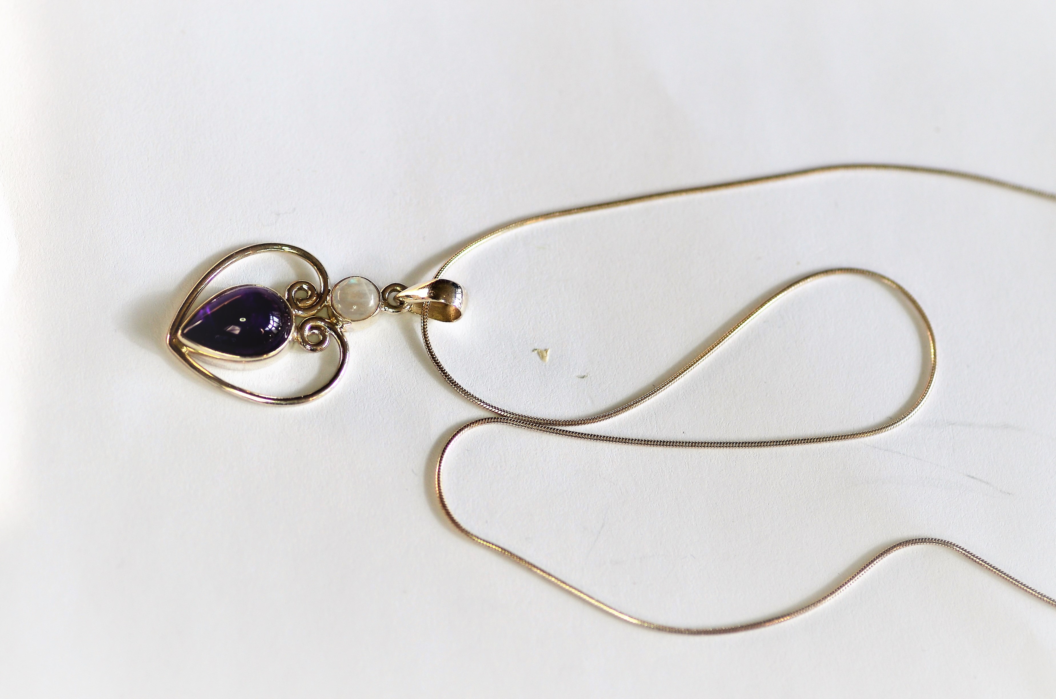 A Silver Amethyst & Opal Heart Shaped Pendant - Image 3 of 5