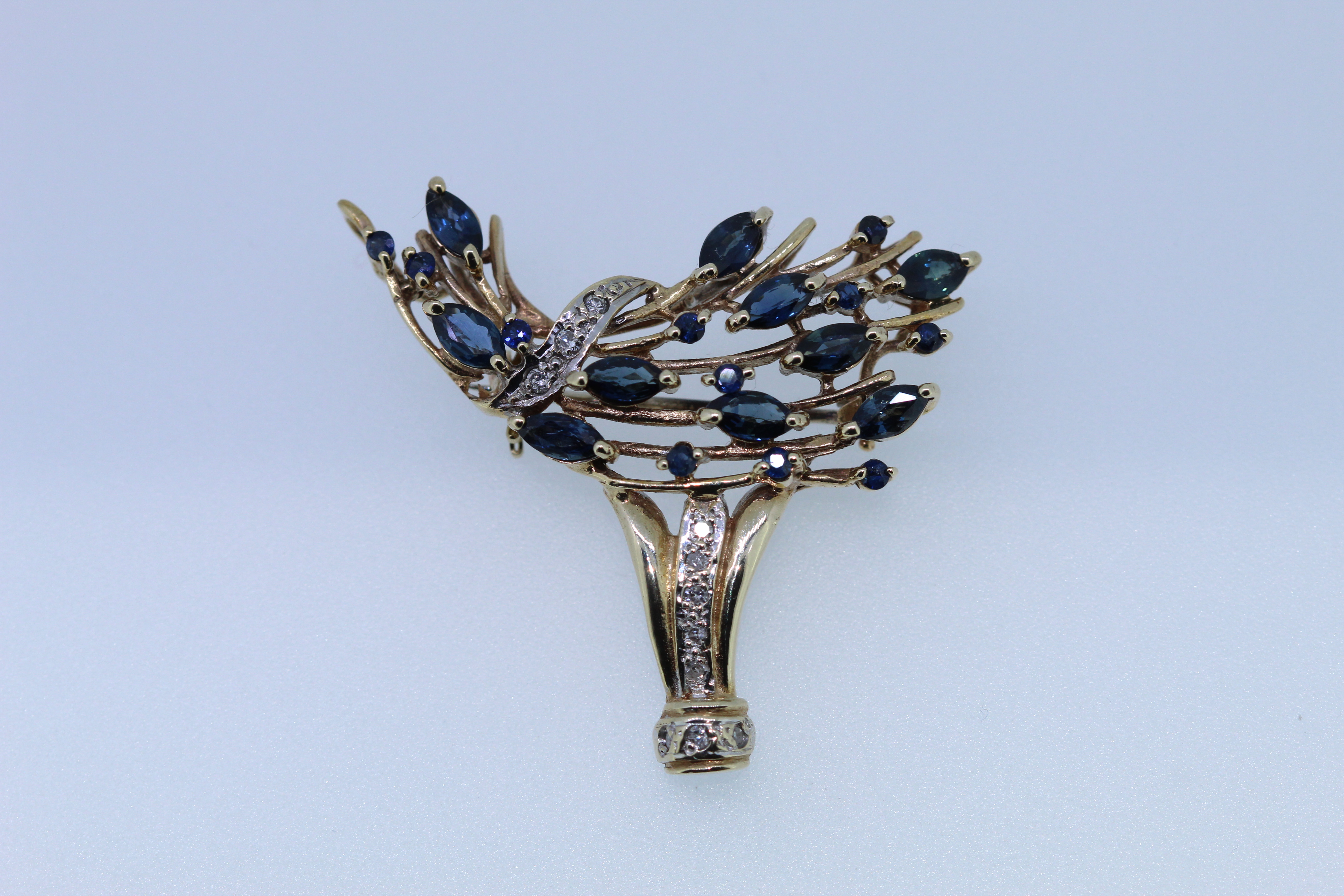 Yellow Metal Sapphire And Diamond Set Spray Broach - Image 4 of 4