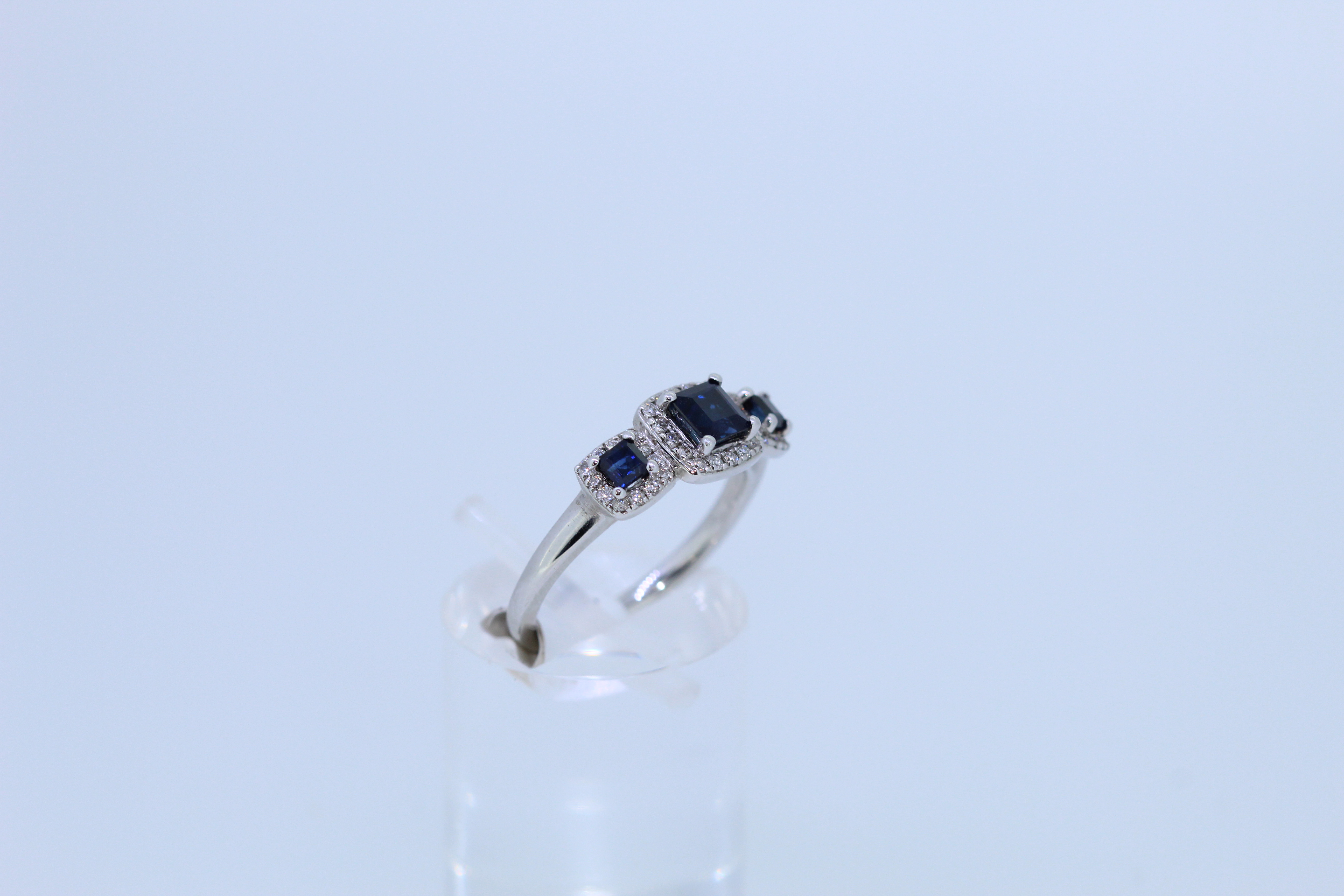 9ct White Gold Sapphire And Diamond Ring - Image 5 of 6