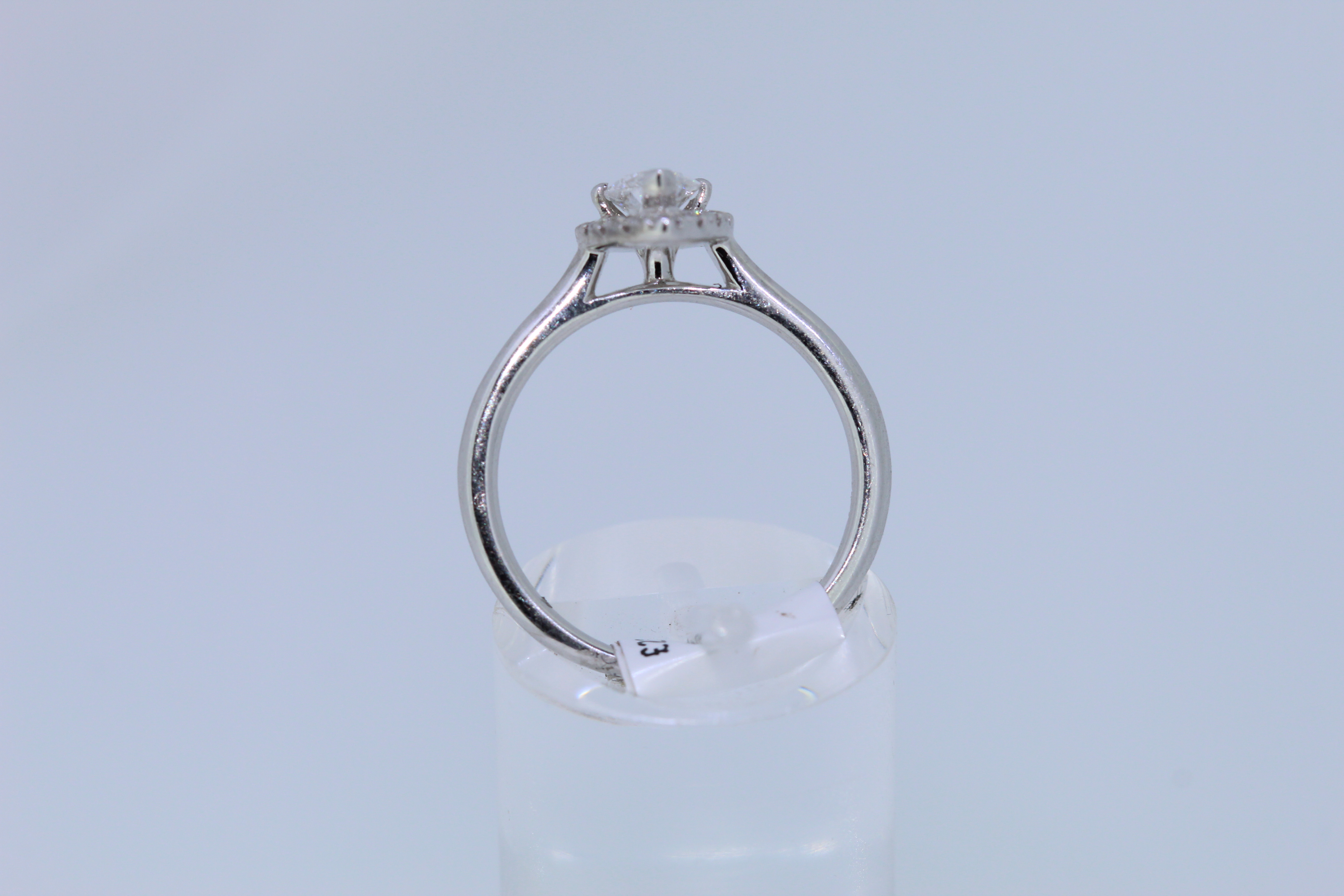 18ct Hallmarked White Gold Marquise Cut Diamond Ring - Image 3 of 4