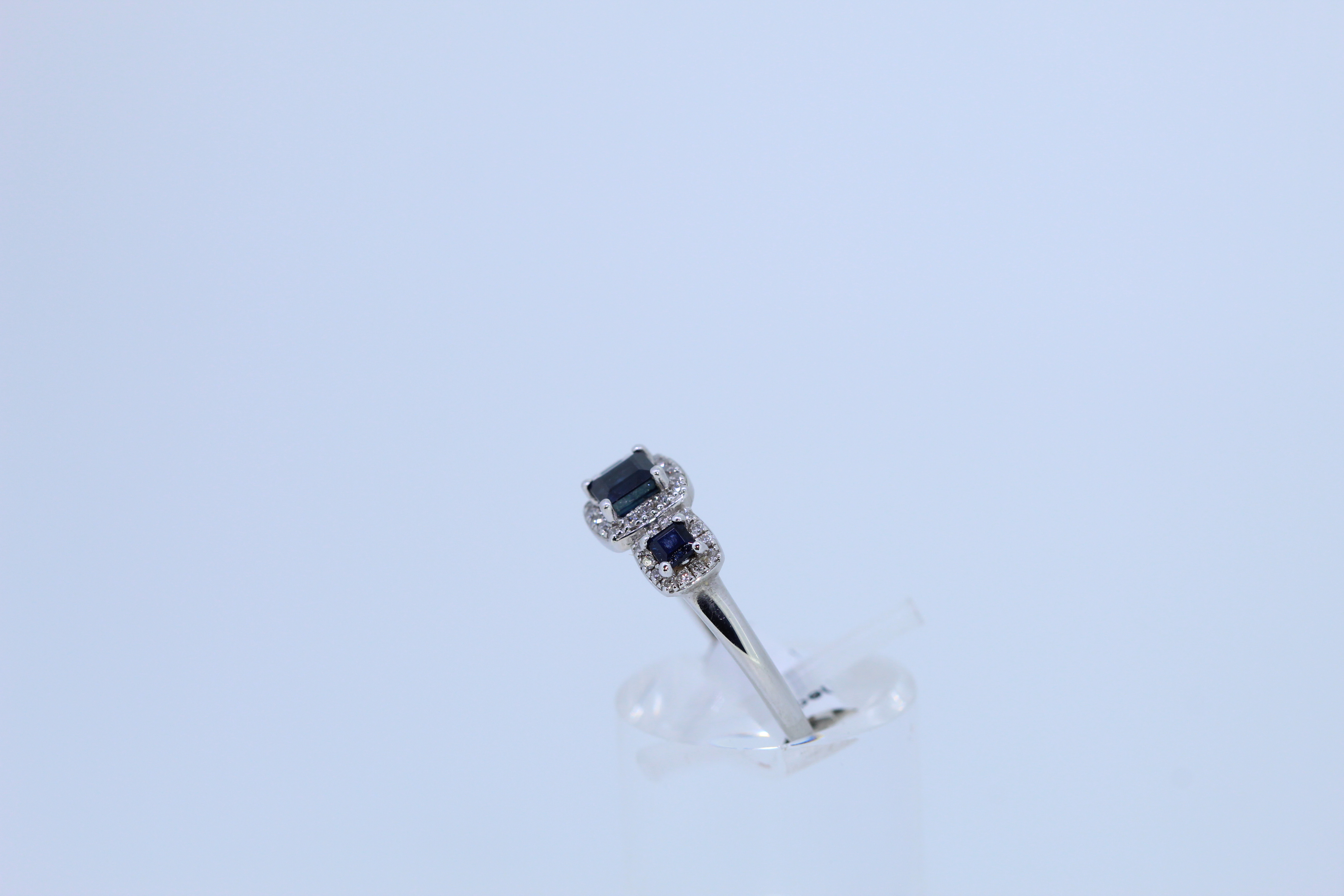 9ct White Gold Sapphire And Diamond Ring - Image 3 of 6